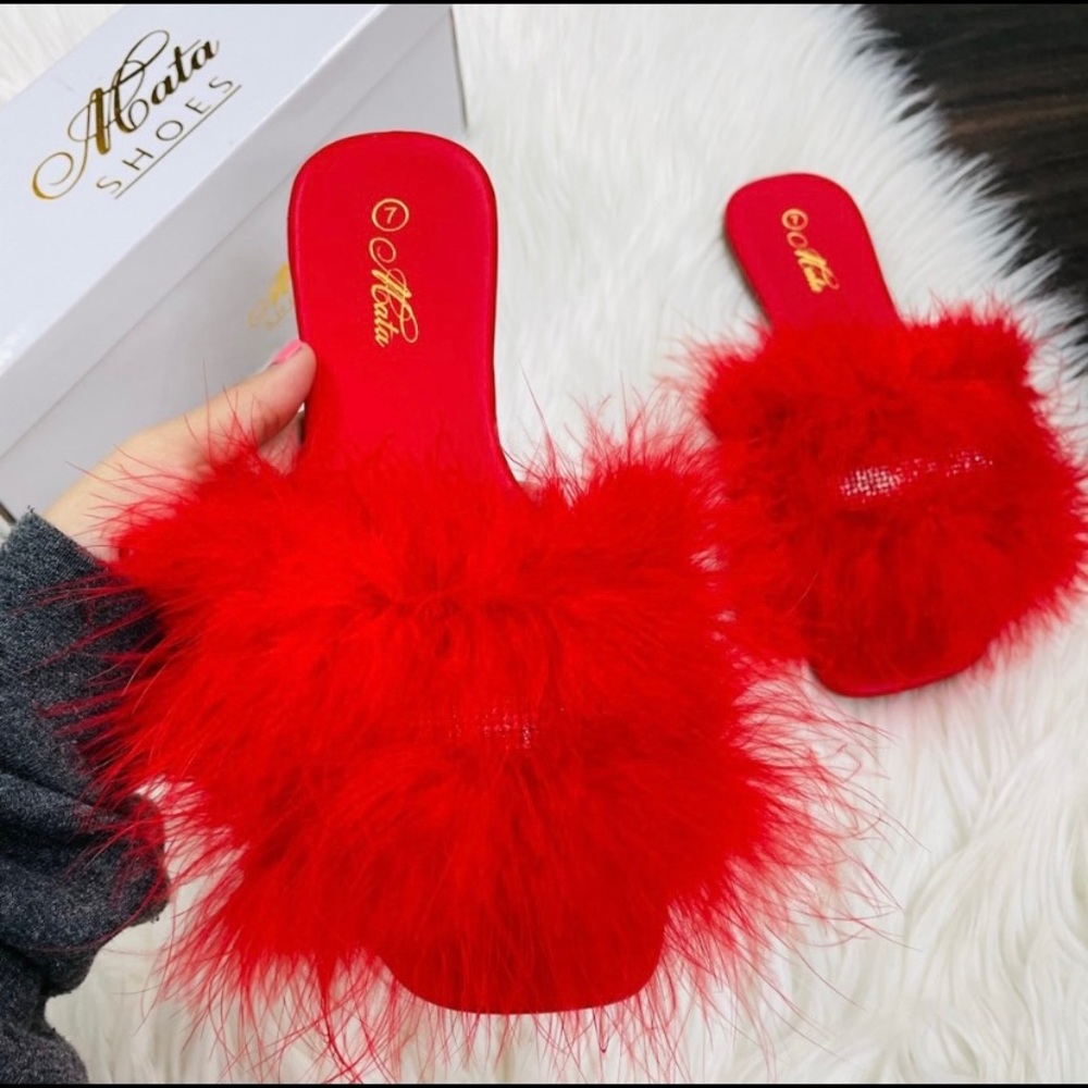 Faux Feather Slides (1 Pair Left)